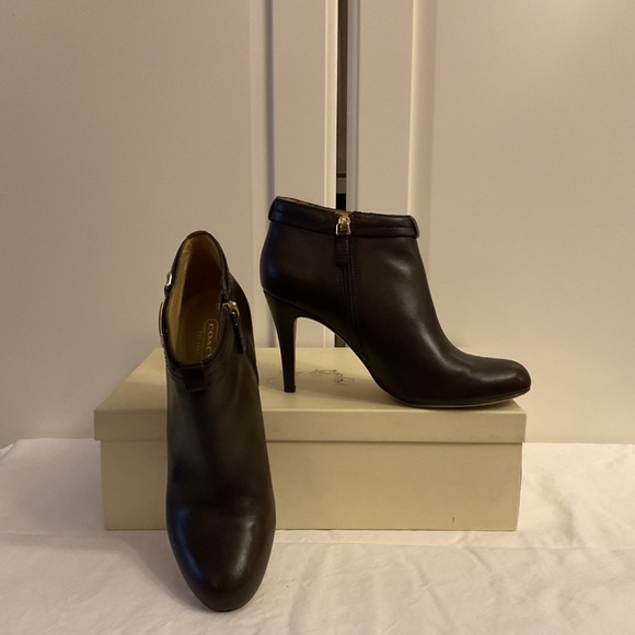 Coach Chestnut Bianca Booties 8.5 - Picture 2 of 3